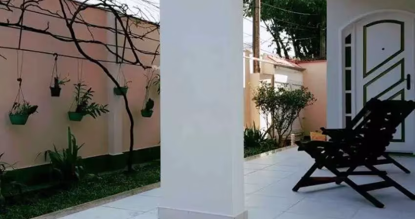 Excelente casa à venda, com 3 quartos, com 220m² em são francisco, niterói-rj