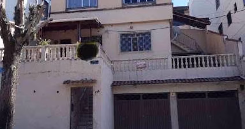 Casa com 3 dormitórios à venda, 250 m² por R$ 450.000,00 - Fábrica - Juiz de Fora/MG
