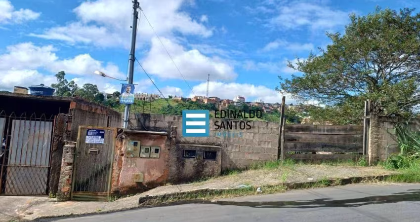 Casa com 3 dormitórios à venda, 200 m² por R$ 260.000,00 - São Francisco de Paula - Juiz de Fora/MG