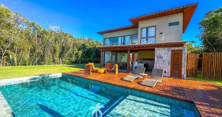Casa à Venda em Condomínio Praia do Forte Alto Padrão