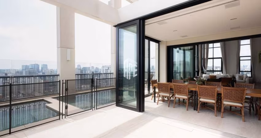 Apartamento Cobertura Triplex com Elevador e Piscina Privativos - Condomínio Resort