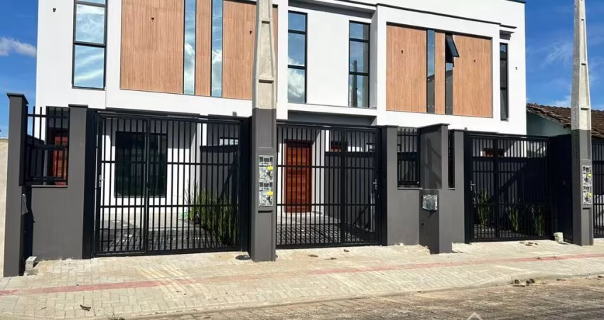 Casa com 02 quartos no Bairro Iririu em Joinville