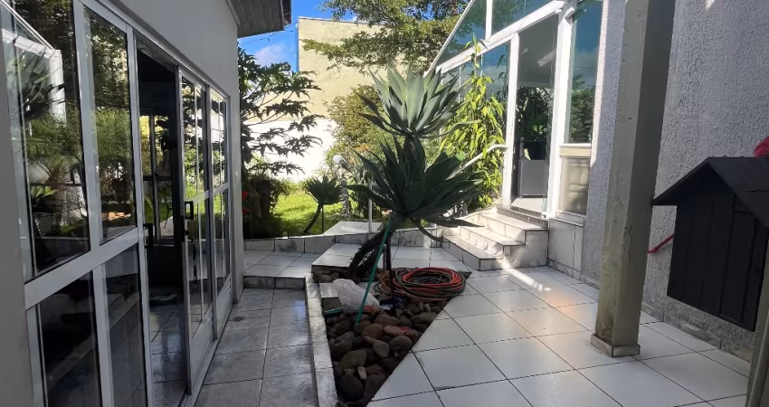 CASA TÉRREA EM COLOMBO
