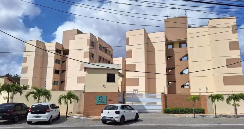 Apartamento na Cidade dos Funcionários, em Fortaleza, com 2 quartos e 1 banheiro