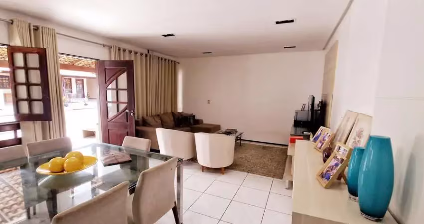Casa de condomínio no Cohajap com 3 quartos, sendo 2 suítes 130 Metros no Turim