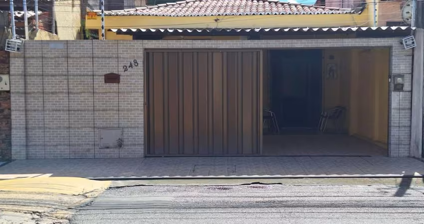 Casa de 89m² com 3 quartos, sendo 2 suítes na Vila Pery