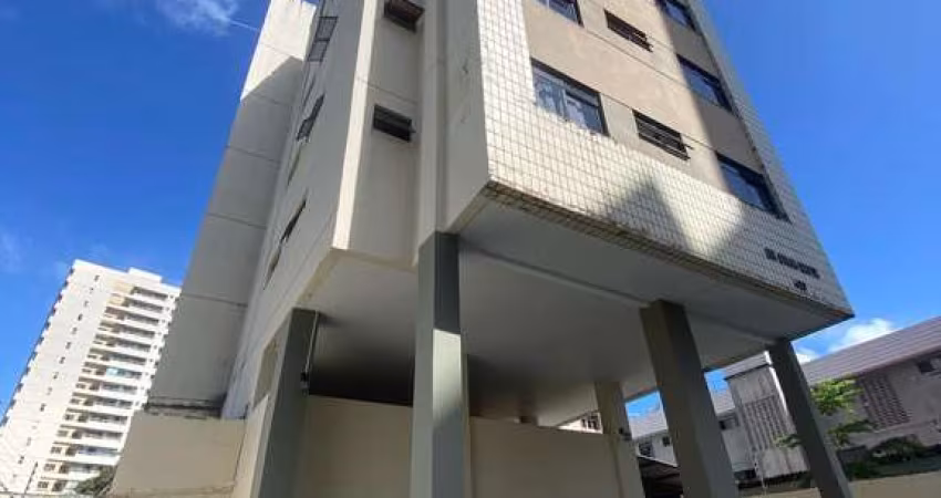 Apartamento à venda no Coco  com 3 quartos