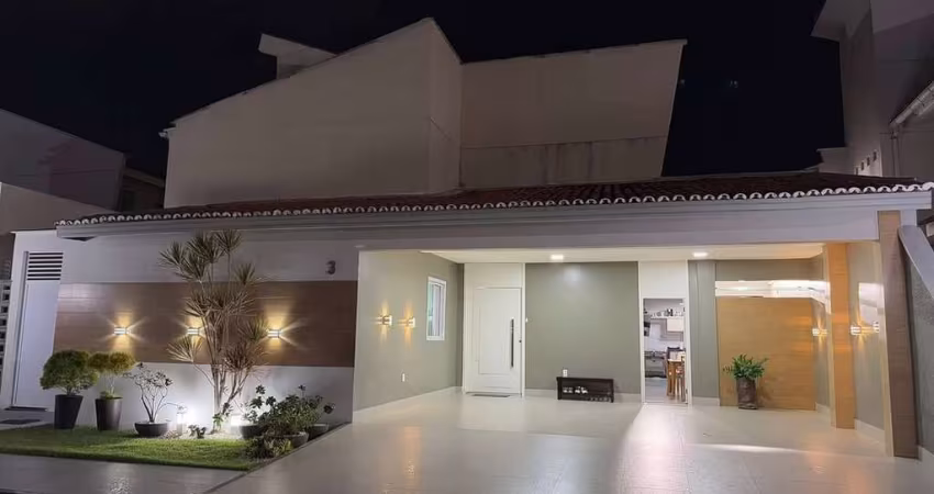 Casa em Condomínio no Calhau 4 quartos, 4 suítes Condomínio Ravenna mobiliada