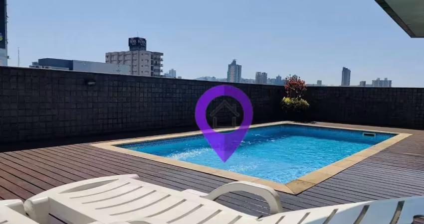 Cobertura duplex de 430m² no Edifício Monte Carlo, Centro de Pouso Alegre. 4 dormitórios, área de lazer completa com piscina e ofurô