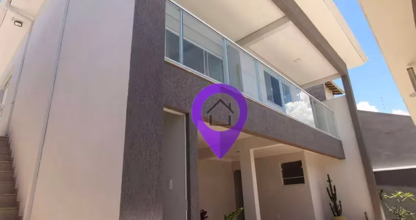 Casa de 180m² à venda no novo centro de Pouso Alegre, próximo à CIMED Fórum Novo. 3 dormitórios, área gourmet e 2 vagas.