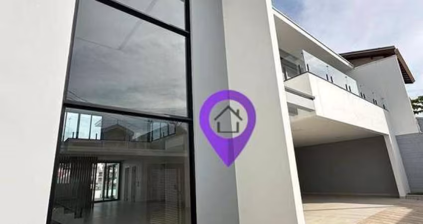 Casa à venda em Pousada dos Campos, Pouso Alegre/MG. 360m², 3 suítes, 4 vagas, área gourmet com churrasqueira. Excelente localização próxima à Avenida