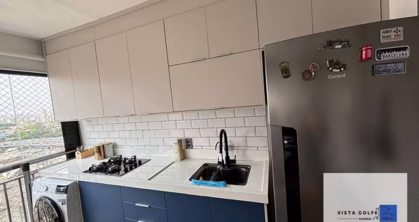 Studio decorado ao lado do Metro Liberdade