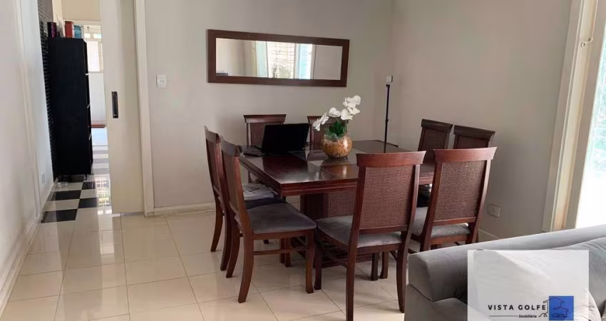 Casa térrea reformada, 3 suítes, sala ampla, churrasqueira no jardim