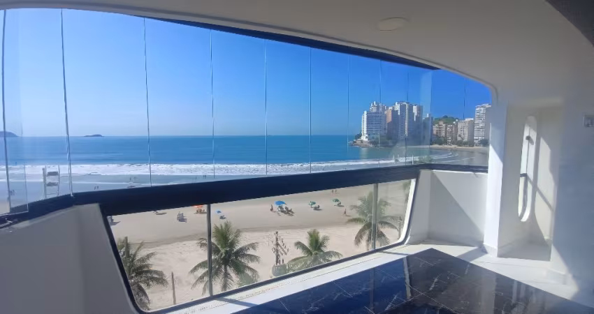 Apartamento frente mar reformado, impecável na praia das Astúrias