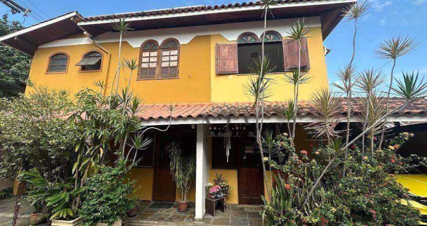 Casa em condomínio com 2 dormitórios à venda,  por R$ 445.000 - Itaipu - Niterói/RJ