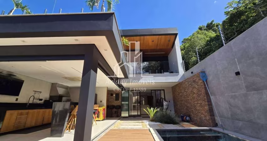 Casa Contemporânea Mobiliada com 3 suítes • Vargem Pequena