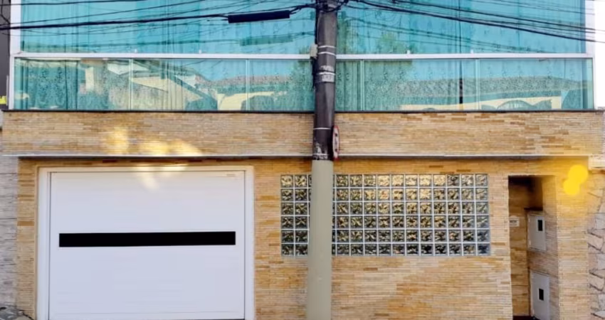 Sobrado 3 dorms no Planalto com excelente localização