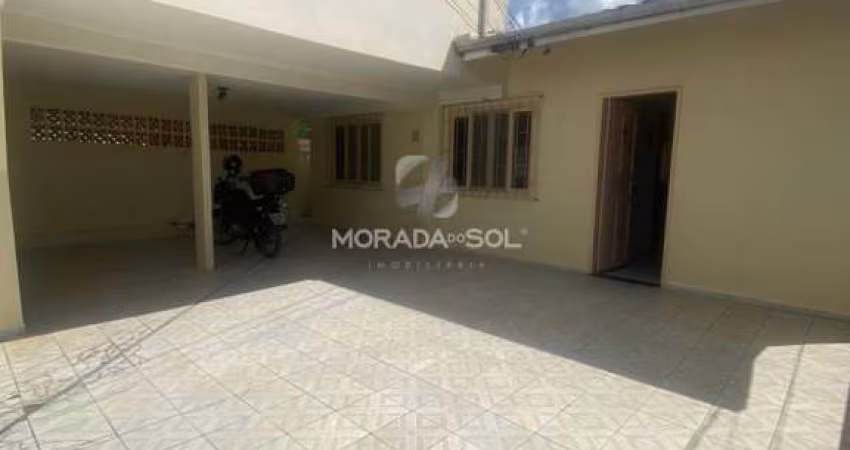 Encontre sua casa dos sonhos em Tabuleiro dos Oliveiras - Itapema! Com 120m², 3 dormitórios