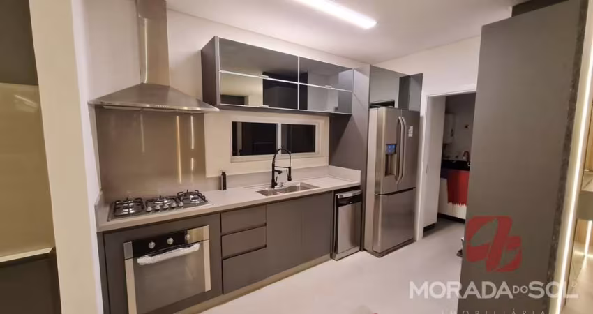 Lindo apartamento mobiliado na Meia Praia