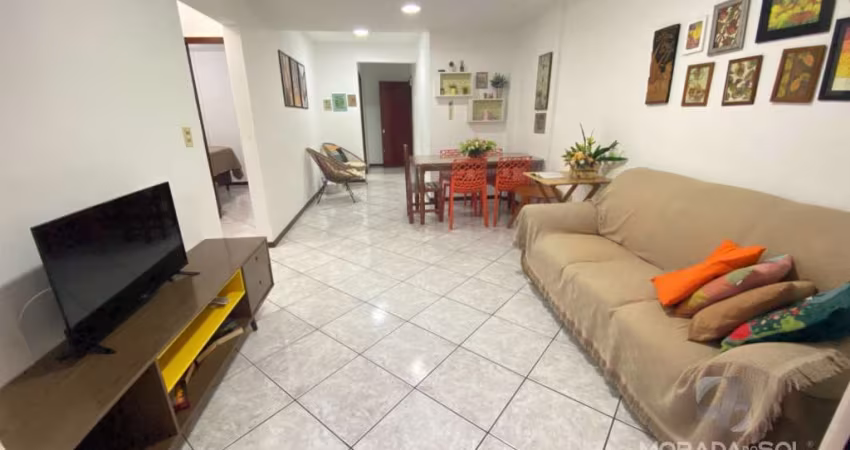 Apartamento em Meia Praia  -  Itapema