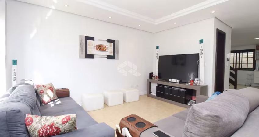 Casa semimobiliada à venda no Ecoville