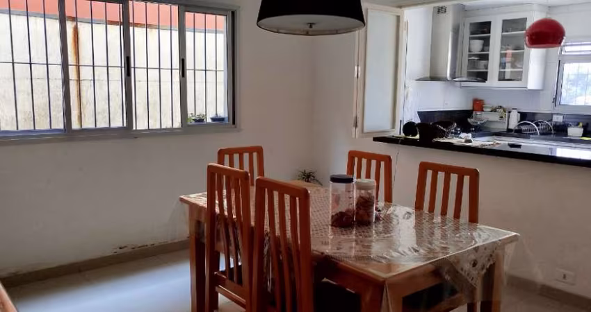 Sensacional sobrado para venda com 3 quartos, sendo 1 suíte, 197m²