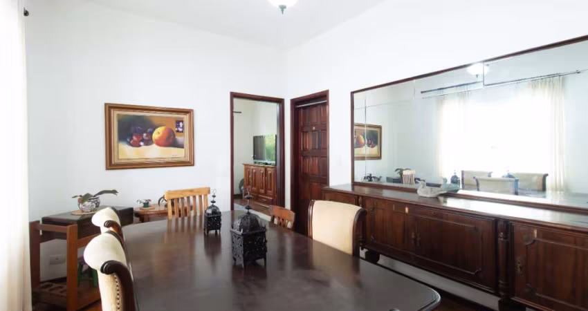 Aconchegante casa tipo para venda com 3 quartos, sendo 1 suíte, 266m²