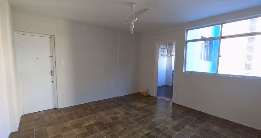 Alugo apartamento no dois de julho ( centro de salvador  ),1/4 e sala