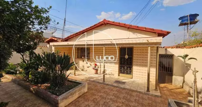 Casa com 3 quartos à venda na Avenida Presidente Kennedy, Maracanã, Anápolis