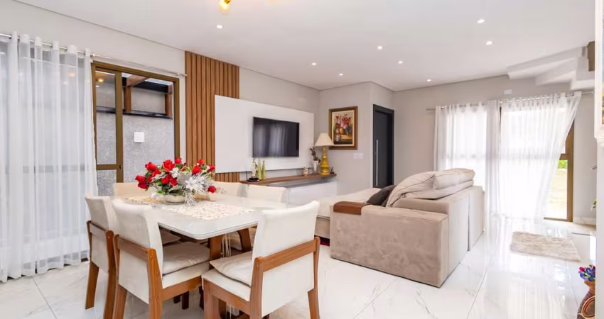 Sobrado em Condominio 230 m² com 03 suítes no Santa Cândida -