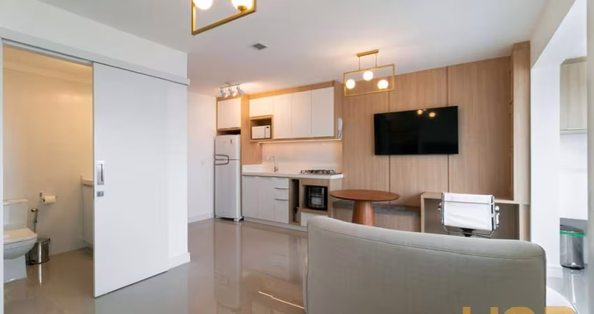 APARTAMENTO COM 01 QUARTO - ÁREA TOTAL 69,15m² - CENTRO - REF