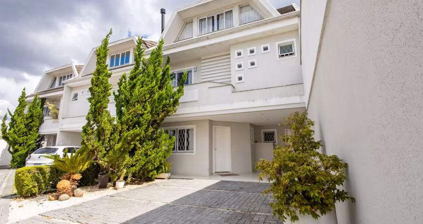 Sobrado com 190m² no Bacacheri