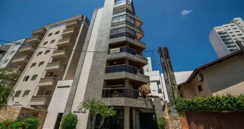 Apartamento com 3 quartos em Caiobá