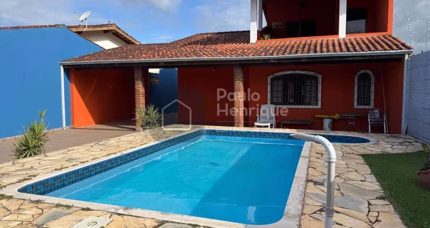 Sobrado com Piscina à Venda no Pontal Santa Marina