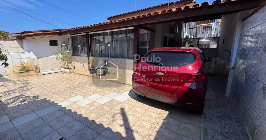 Casa com 06 Quartos na Praia das Palmeiras