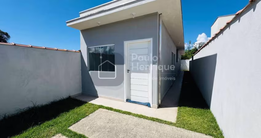 Casa Nova à Venda no Golfinho