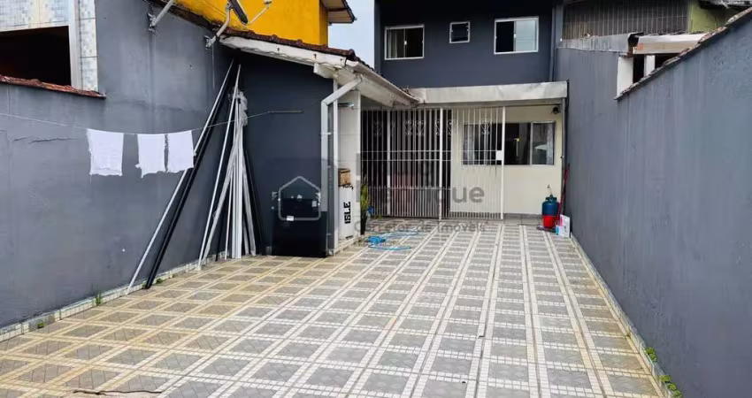 Sobrado com 03 Quartos à Venda no Rio do Ouro