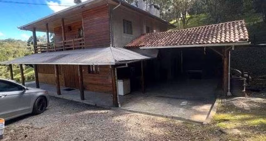 Chácara com 33000 m² - Casa com 220 metros - 2 Tanques - 13 km do centro - Rio Vermelho - S.C.