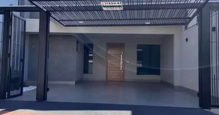 Casa moderna à venda – 3 quartos, pé direito alto e área gourmet
