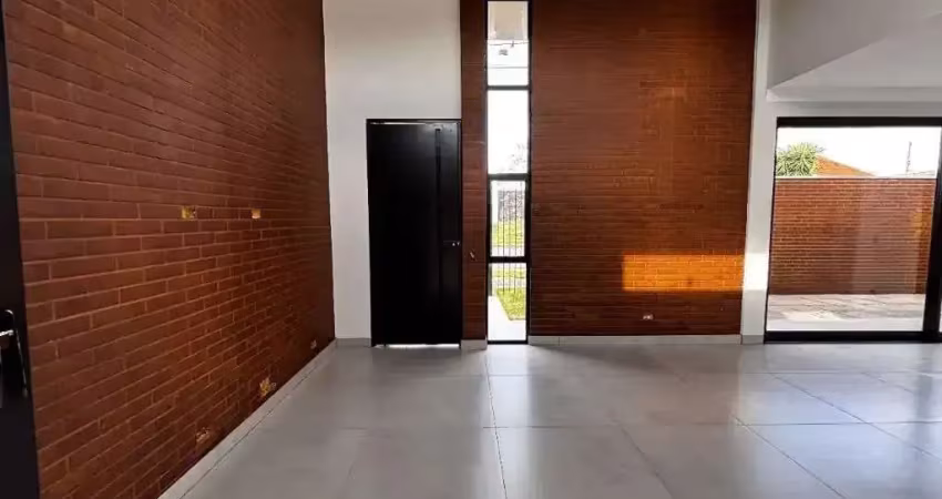 Casa com 3 quartos à venda no Conjunto Habitacional Requião, Maringá 