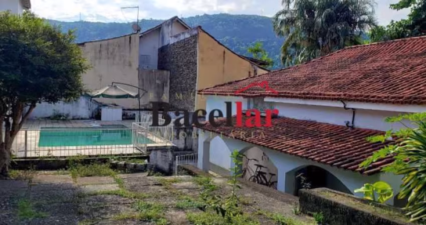 Casa com 3 quartos à venda na Rua Desembargador Cesinio Paiva, São Francisco, Niterói