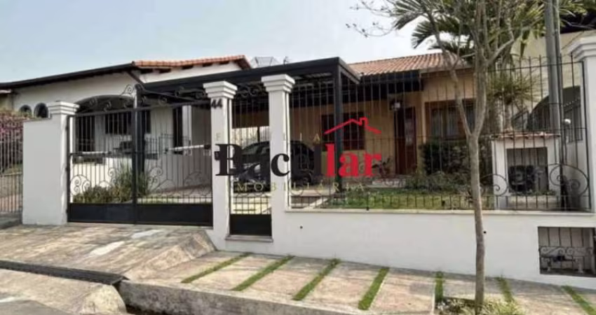 Casa com 4 quartos à venda na Rua Quarenta e Oito, Vila Santa Cecília, Volta Redonda