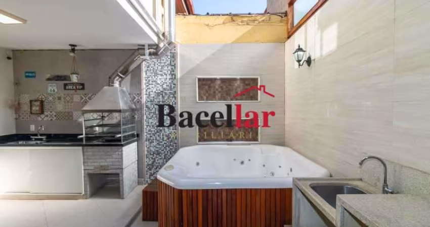 Casa em condomínio fechado com 3 quartos para alugar na Rua Barão de Mesquita, Grajaú, Rio de Janeiro