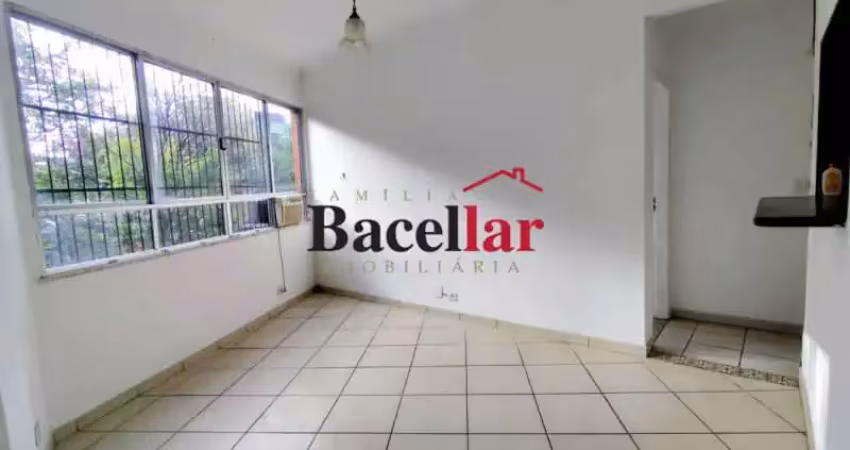 Apartamento com 2 quartos para alugar na Rua Marechal Trompowsky, Tijuca, Rio de Janeiro
