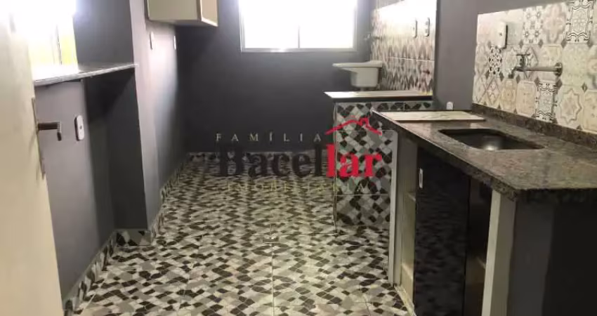 Casa com 2 quartos para alugar na Rua Feira Grande, Cacuia, Rio de Janeiro