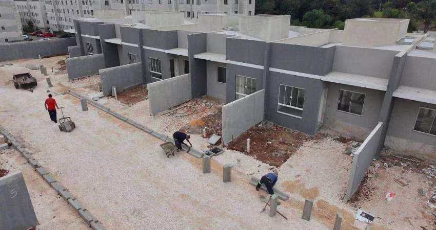 Casa com 2 dormitórios sendo uma suíte à venda, 64 m² por R$ 370.000 - Costeira - Araucária/PR
