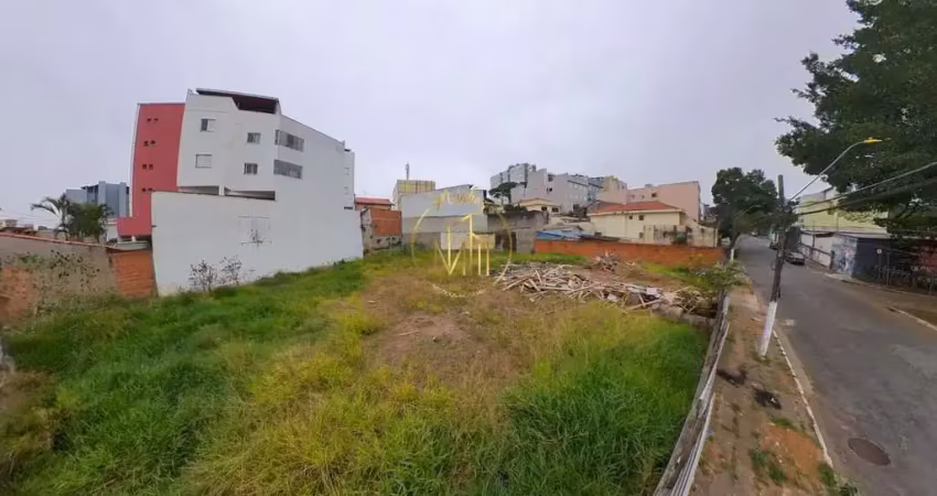 Terreno à venda na Rua Jurubatuba, Vila Pires, Santo André