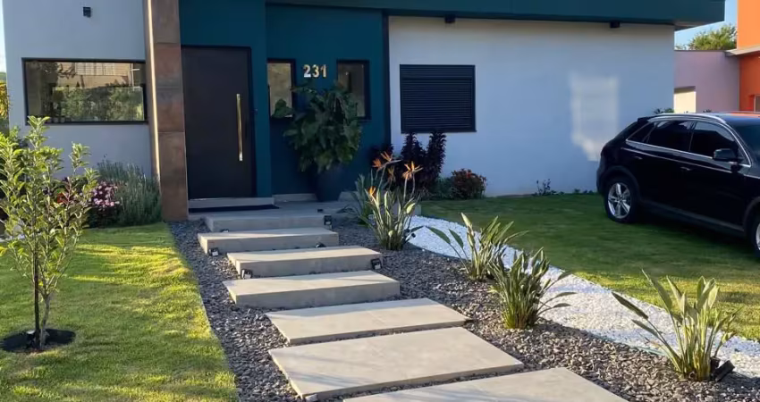Maravilhosa Casa em Condominio de Alto Padrão