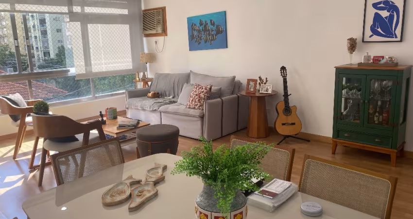 Excelente apartamento de 3 dormitórios com dependência e garagem - Gonzaga Santos
