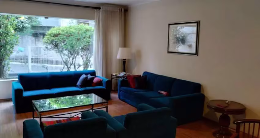 Casa, tipo sobrado com 4 dormitórios sendo 2 tipos suítes ampla sala 3 vagas e quintal em região nobre do Klabin Jardim da Glória Vila Mariana
